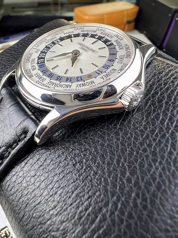 World Time 5110 White Gold