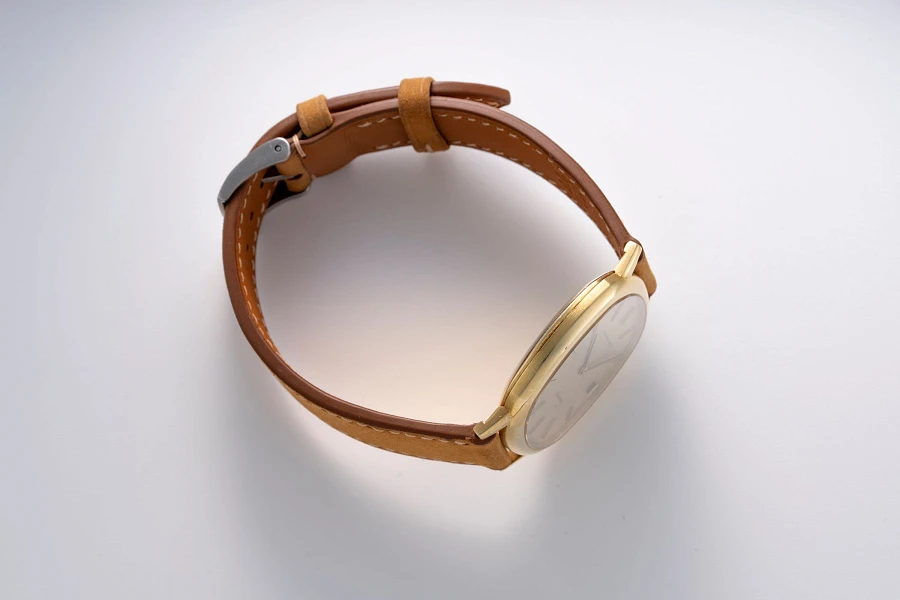 Automatic Angular Ellipse in 18k Yellow Gold