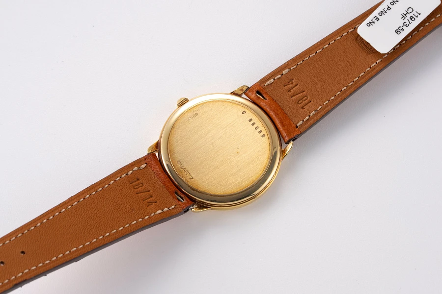 Coin Bezel Quartz Dress Watch in 18k Yellow Gold