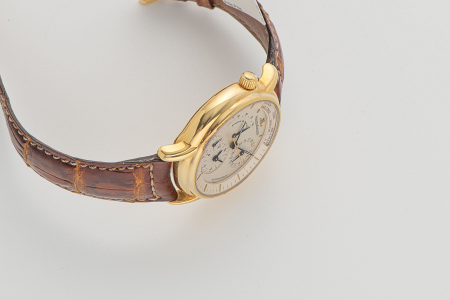 Geographic Ref. 139.1.92 in 18k Yellow Gold