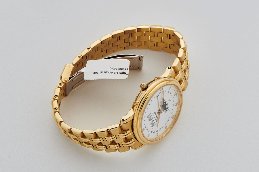 Villeret Triple Calendar Moonphase in 18k Yellow Gold