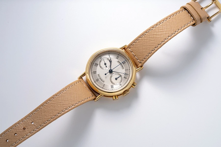 Classique Chronograph Ref. 3237 in 18k Yellow Gold