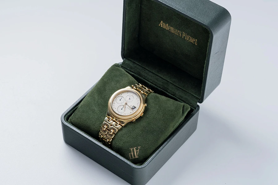 Huitième Chronograph Ref. 25645BA in 18k Yellow Gold