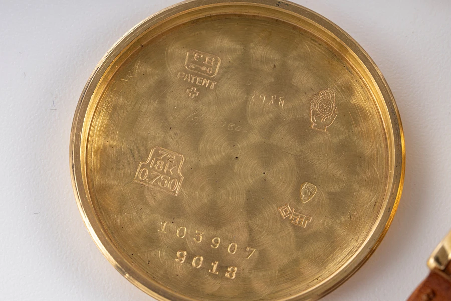 Vintage M90 Chronograph Ref. 9018 in 18k Yellow Gold