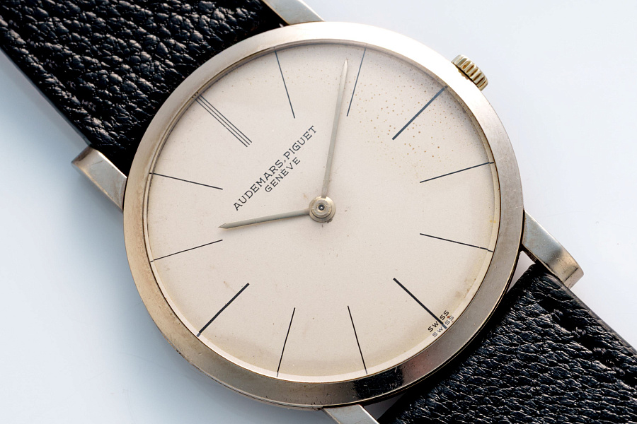 Ultra Thin Dress Watch in 18k White Gold