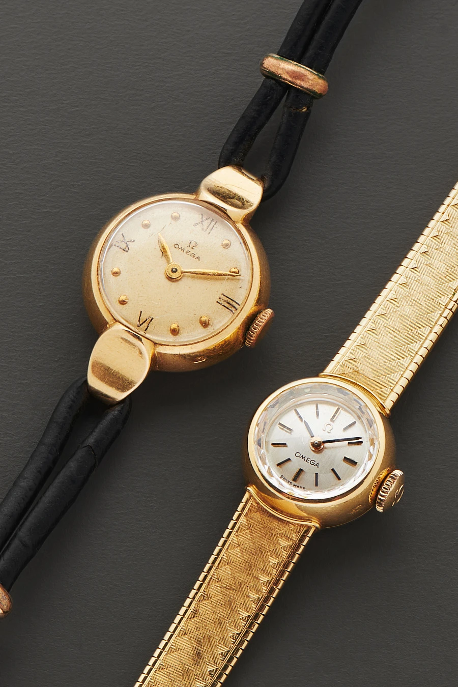 Set of Two Ladies Watches in 18K Yellow Gold
