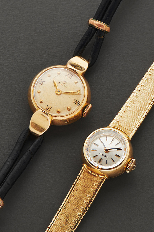 Set of Two Ladies Watches in 18K Yellow Gold