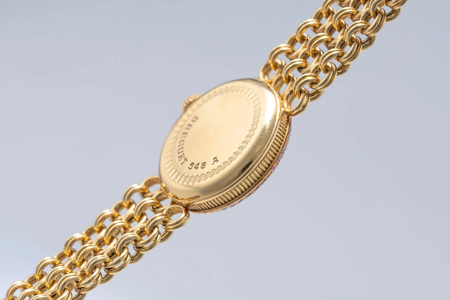 Classique Ladies Watch in 18k Yellow Gold