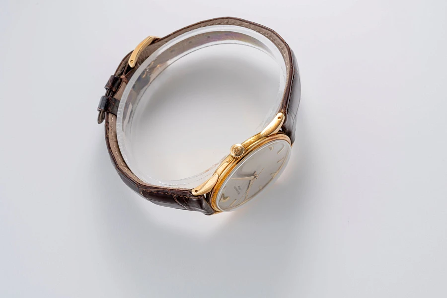 Calatrava Ref. 3411 in 18k Yellow Gold with Pink Patina