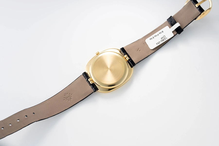 Ellipse Jumbo Ref. 3605 in 18k Yellow Gold