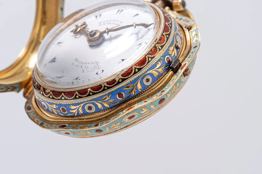 Pocket Watch with Enamel Decoration in 18k Yellow Gold