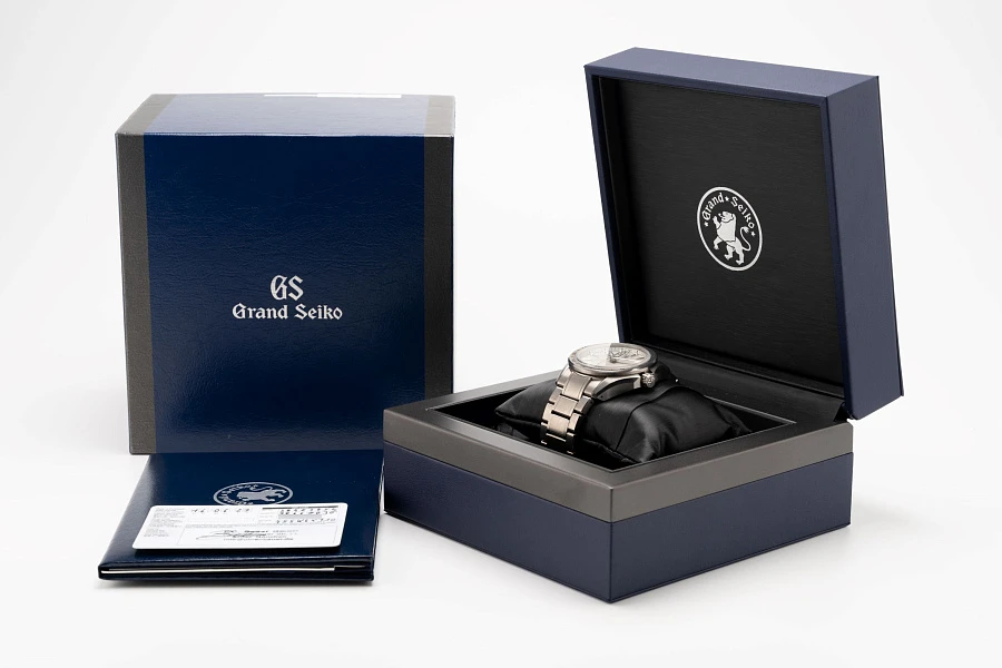 GMT Ref. SBGE285 in Titanium