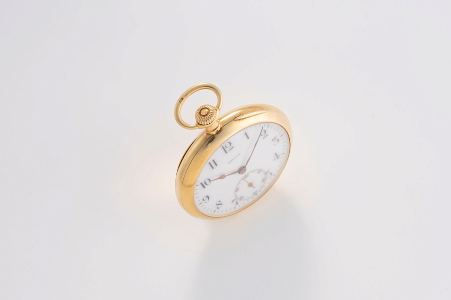 Small Pocket Watch in 18k Yellow Gold