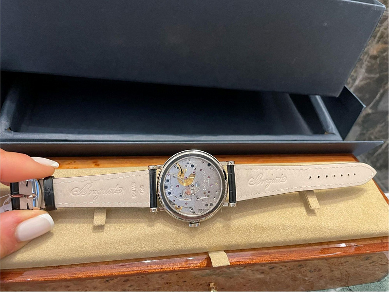 Tradition 7057 Manual Wind White Gold