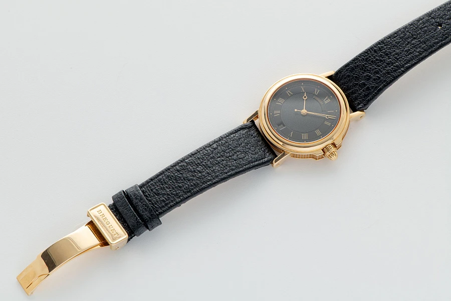 Marine Ref. 3400 in 18k Yellow Gold with Black Dial
