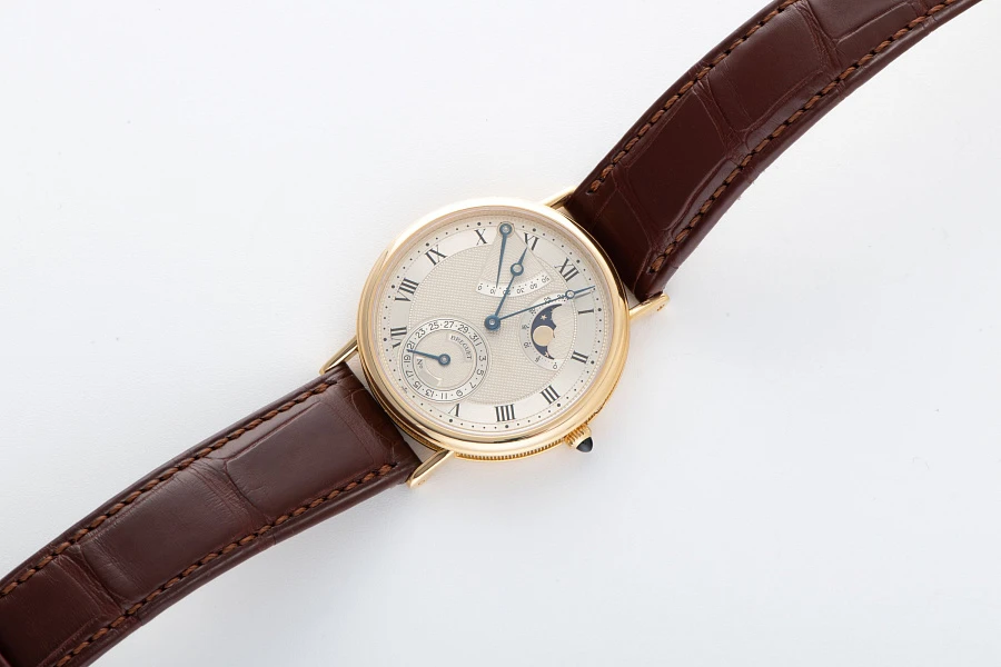 Classique Ref. 3130 in 18k Yellow Gold