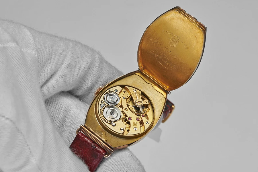 H. Moser & Cie Tonneau