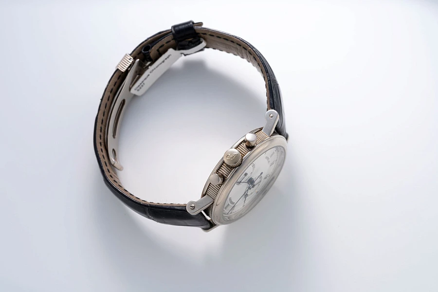 Classique Chronograph Ref. 5237 in 18k White Gold