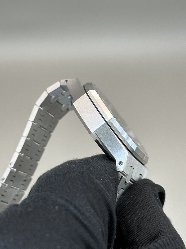 Royal Oak Chronograph 38mm White Gold Limited Edition