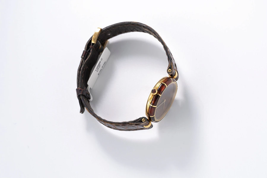 Piece Unique Tortoise Shell Ref. G2727 in 18k Yellow Gold