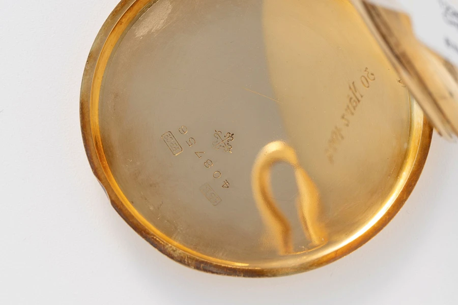 Pocket Watch in 18k Yellow Gold on Decorative Seal Pendant