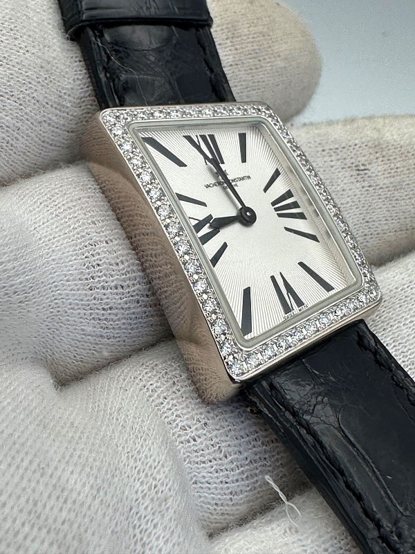 MCMLXXII (1972) Asymmetric White Gold Diamonds