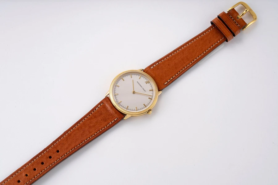 Coin Bezel Quartz Dress Watch in 18k Yellow Gold