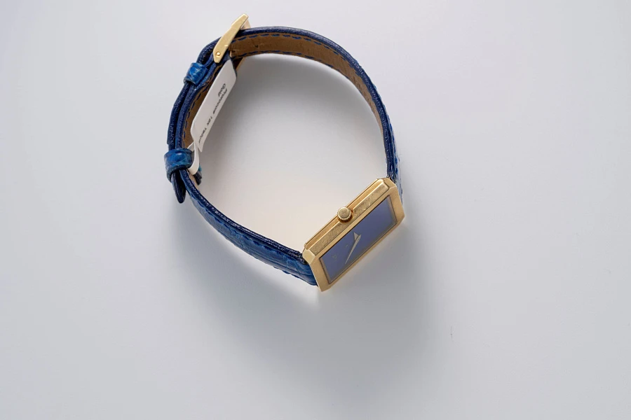 Protocole Ref. 8154 in 18k Yellow Gold with Lapis Lazuli Dial