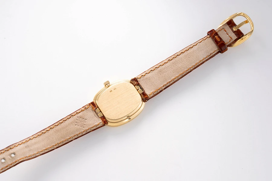 Ellipse Ref. 4226 in 18k Yellow Gold