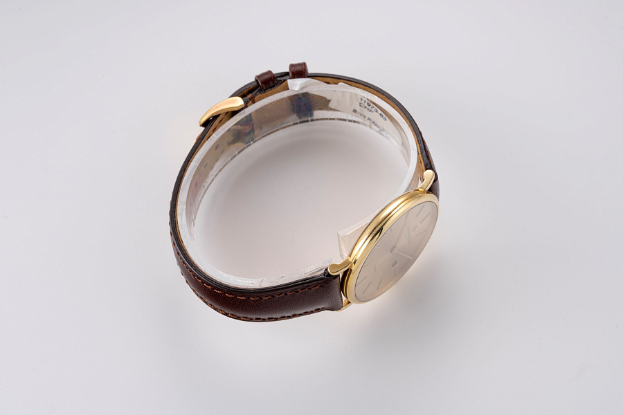 Automatic Dress Watch Ref. 48002 in 18k Yellow Gold