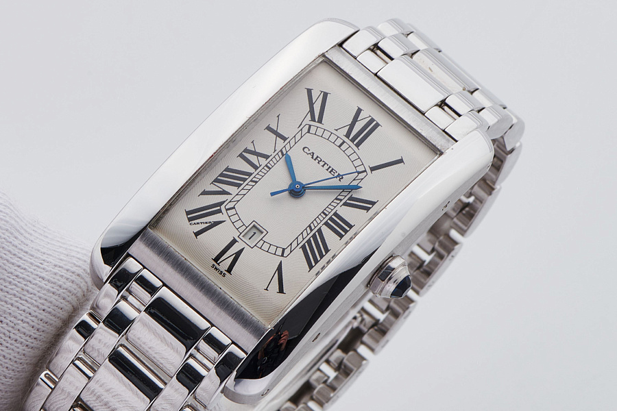 Tank Américaine Ref. 1741 in 18k White Gold