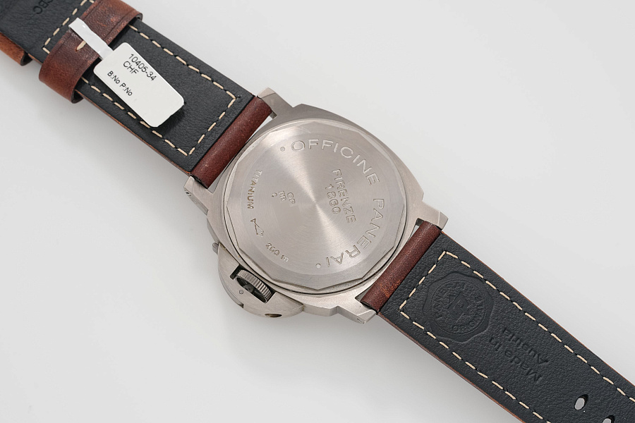 PAM00055 'Tobacco Brown' in Titanium