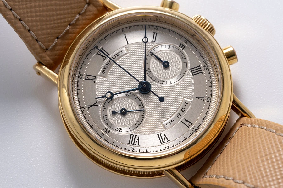 Classique Chronograph Ref. 3237 in 18k Yellow Gold