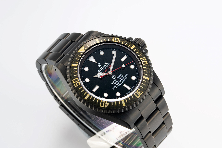 Pro-Hunter Ref. 14060 in DLC-Coated Stainless Steel