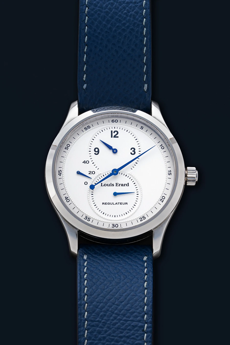 Régulateur in Stainless Steel