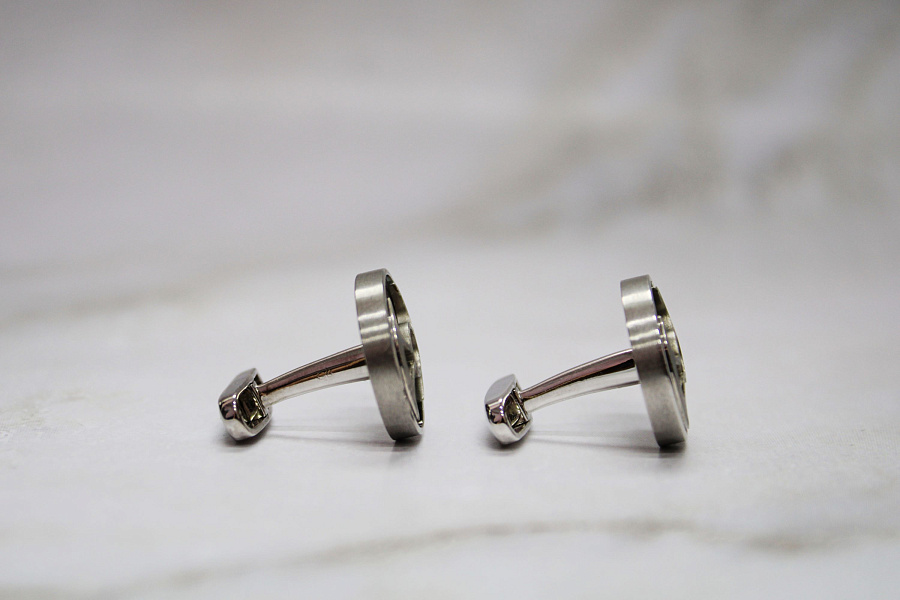 “Friends & Machines” Cufflinks in 18k White Gold 15.74 g