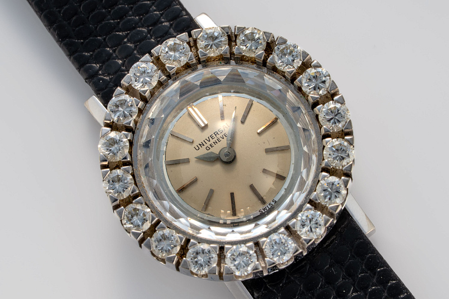 Cocktail Watch in 18k White Gold with Diamonds