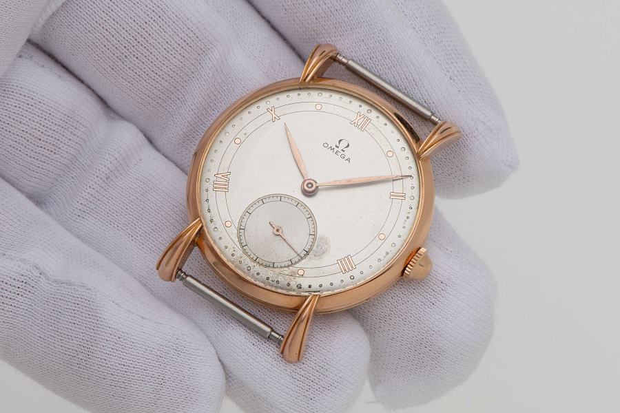 Fancy Lugs Dress Watch in 18k Rose Gold