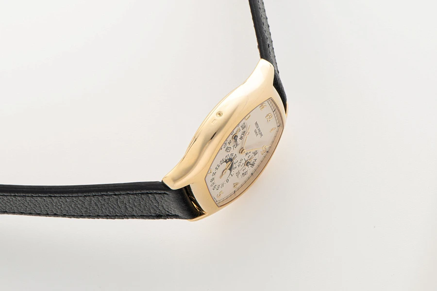 Tonneau Perpetual Calendar Ref. 5040J in 18k Yellow Gold