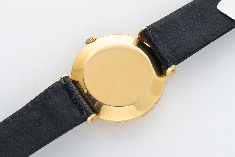 Shrouded Lugs Waffle Dial RG-Chronometer Ref. 14327 in 18k Yellow Gold