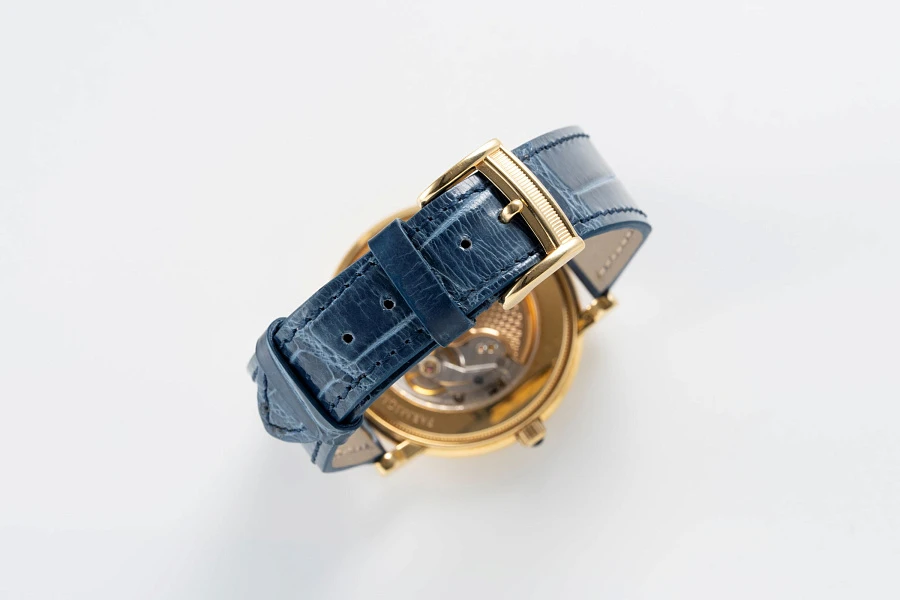 Toric in 18k Yellow Gold with Diamonds