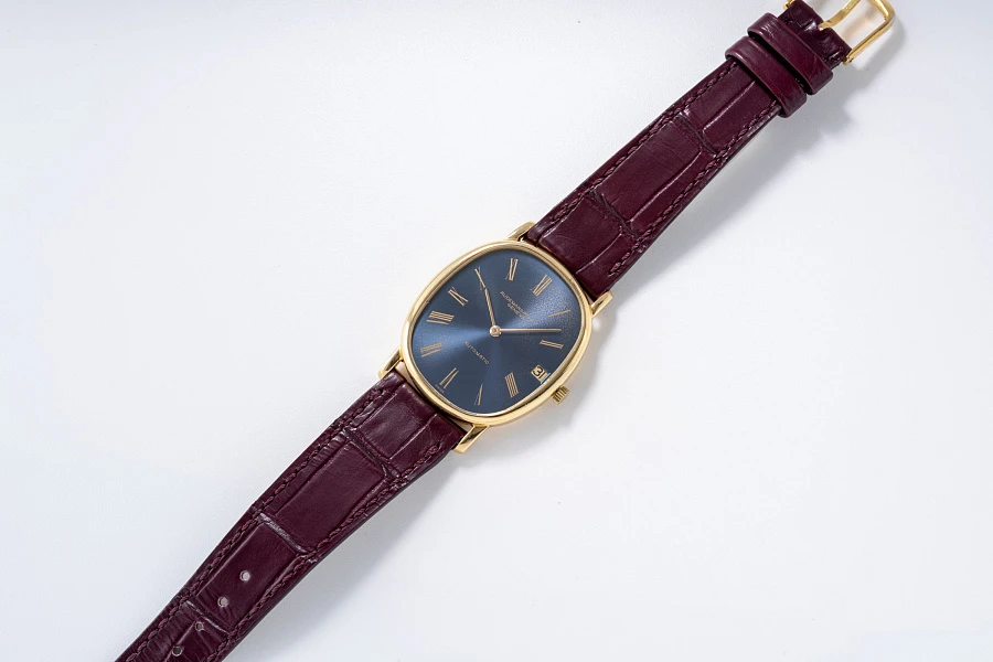 Automatic Ellipse Ref. 722 in 18k Yellow Gold