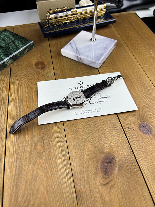 Perpetual Calendar Retrograde ‘Officer’ 5159 White Gold