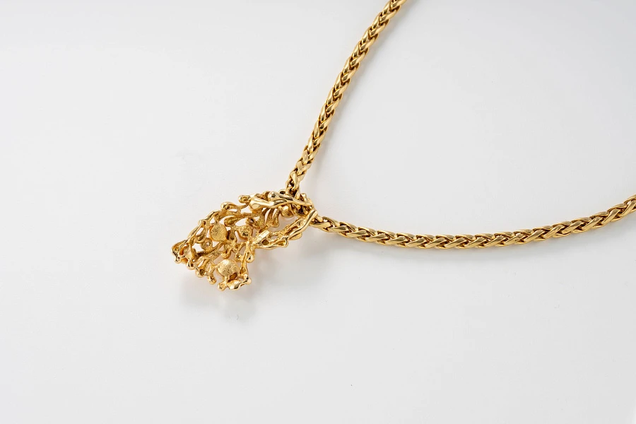 Set of a Watch and Complementary Jewelry in 18k Yellow Gold