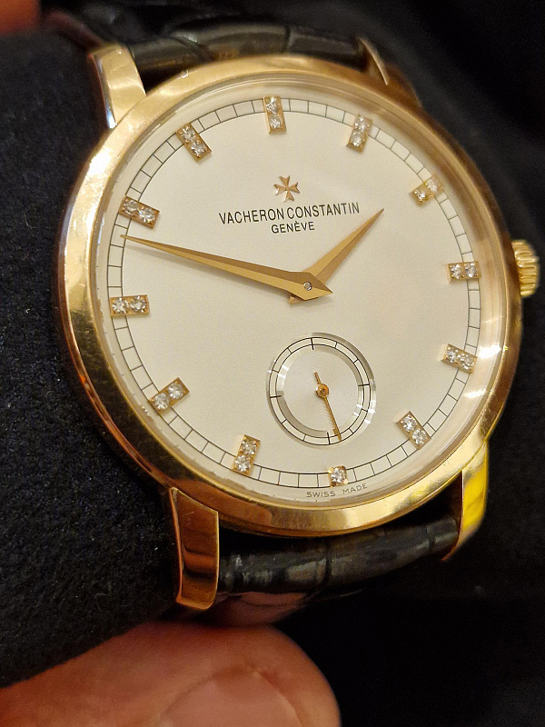 Patrimony Traditionnelle Hand-wound Small Seconds Diamond Indexes