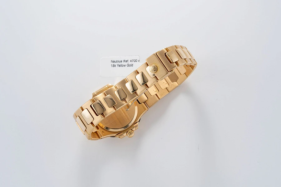 Nautilus Ref. 4700 in 18k Yellow Gold