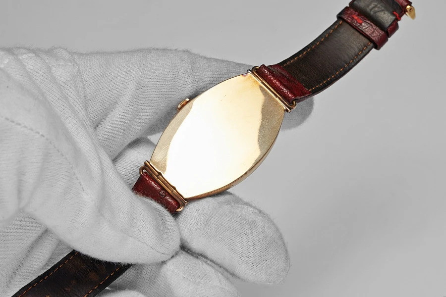 H. Moser & Cie Tonneau