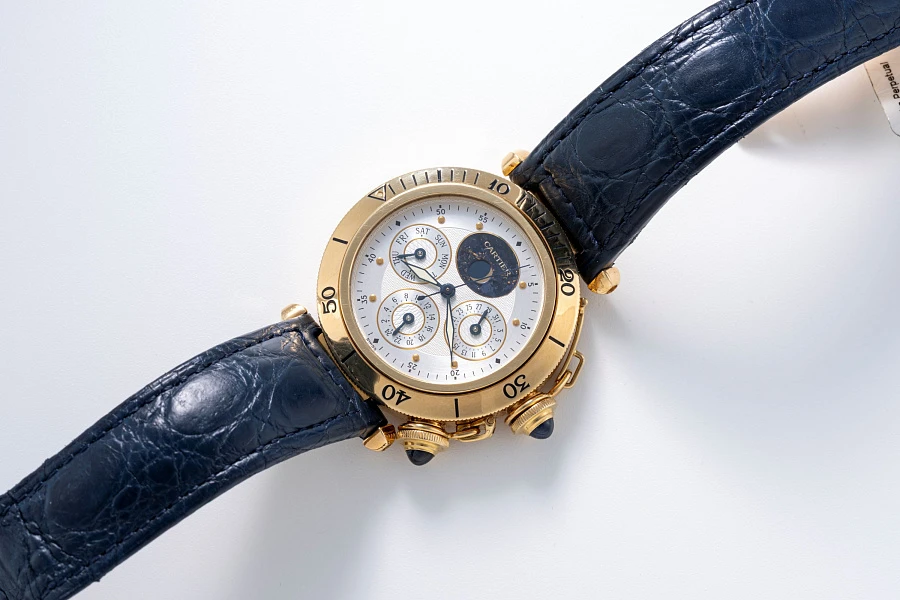 Pasha Calendar Ref. 0985 in 18k Yellow Gold
