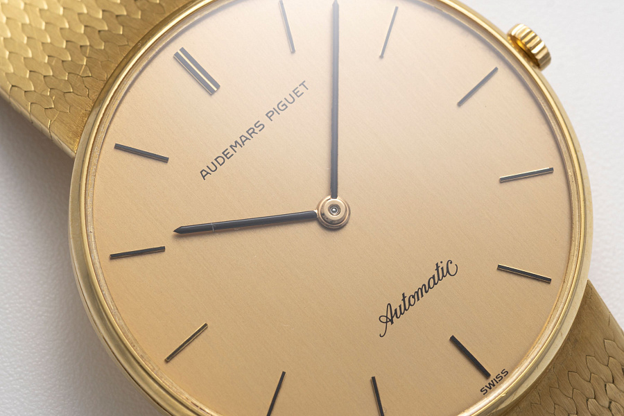 Ultra Thin Automatic Dress Watch in 18k Yellow Gold