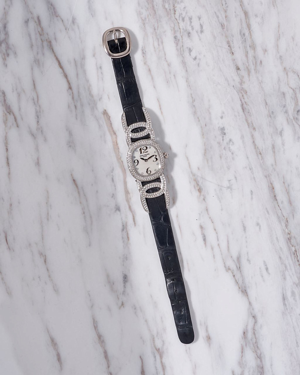 Golden Ellipse 4832 Ladies, Mother-of-pearl Dial Diamond-set